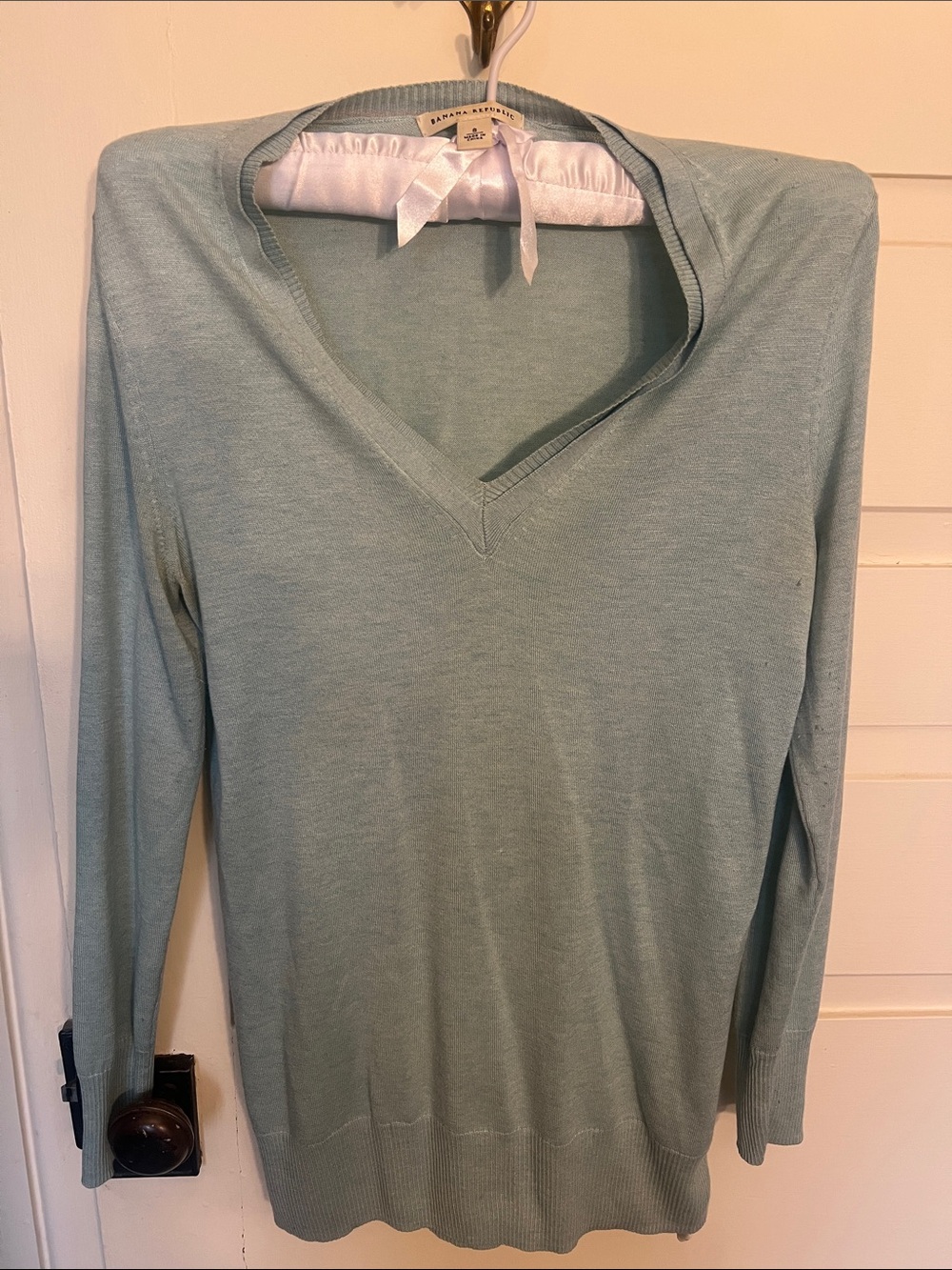 Banana Republic Soft V-Neck Long Sleeve Sweater in Light Mint